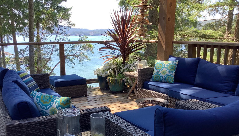 Deck conversation